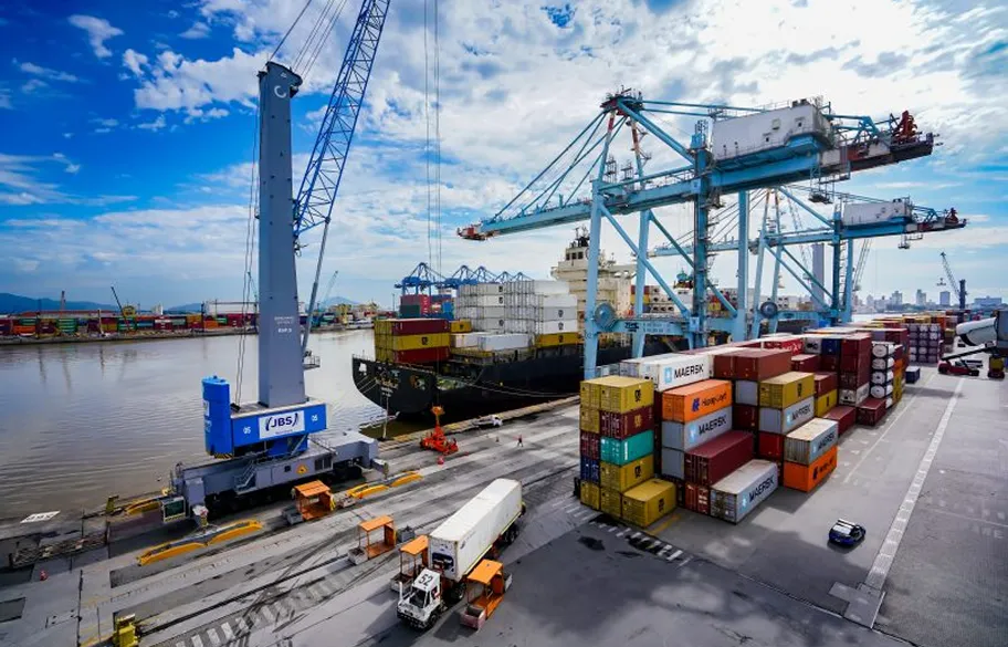 JBS Terminais supera 800 mil TEUs em dois anos e investimentos chegam à quase R$250 milhões