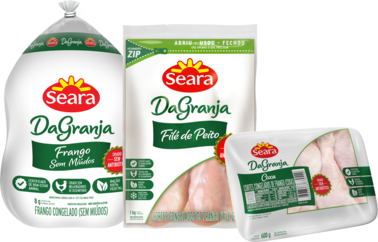 3 Embalagens DaGranja: 1 Frango inteiro sem músculos - 2 Frangos Filé de Peito Saco - 3 Frango Coxa na bandeja
